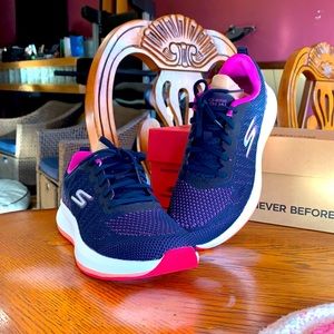 Skechers Go run Pulse Ultimate Best Width: Medium